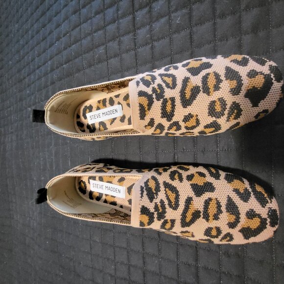NEW STEVE MADDEN Animal Print Knit Slip On Flats size 6.5 - Picture 6 of 8